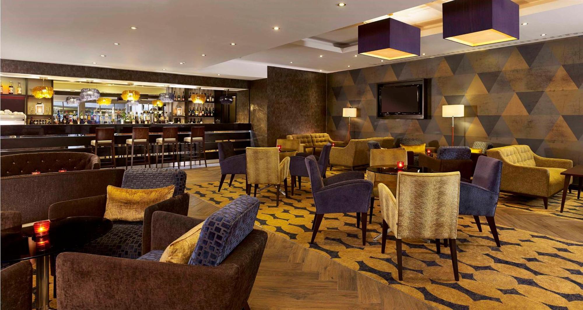 Doubletree By Hilton Woking Hotel Kültér fotó