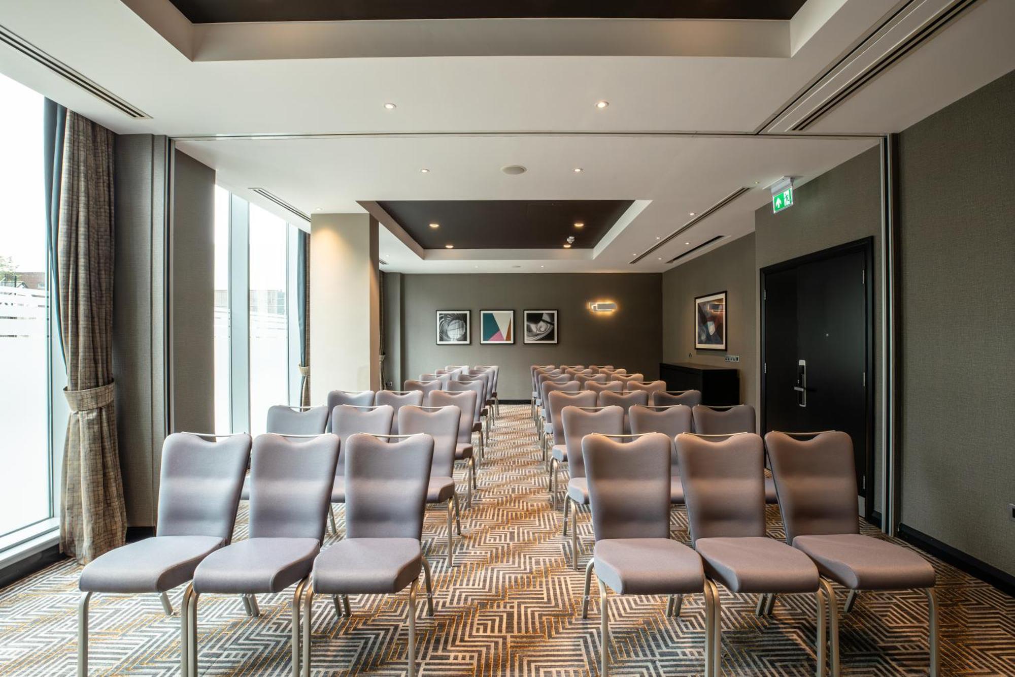 Doubletree By Hilton Woking Hotel Kültér fotó