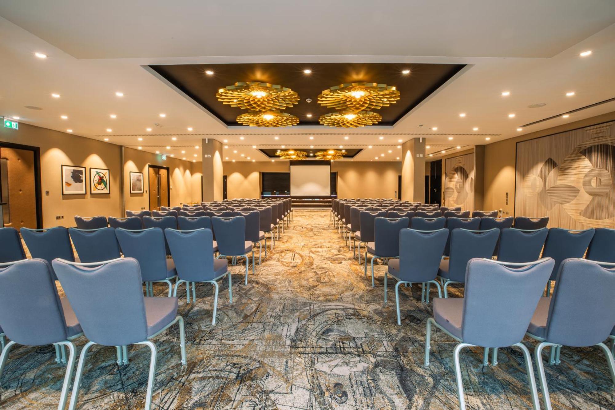 Doubletree By Hilton Woking Hotel Kültér fotó