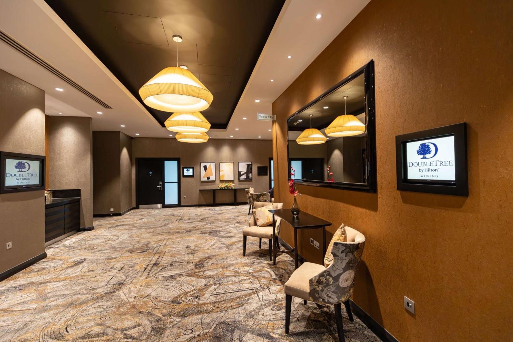 Doubletree By Hilton Woking Hotel Kültér fotó