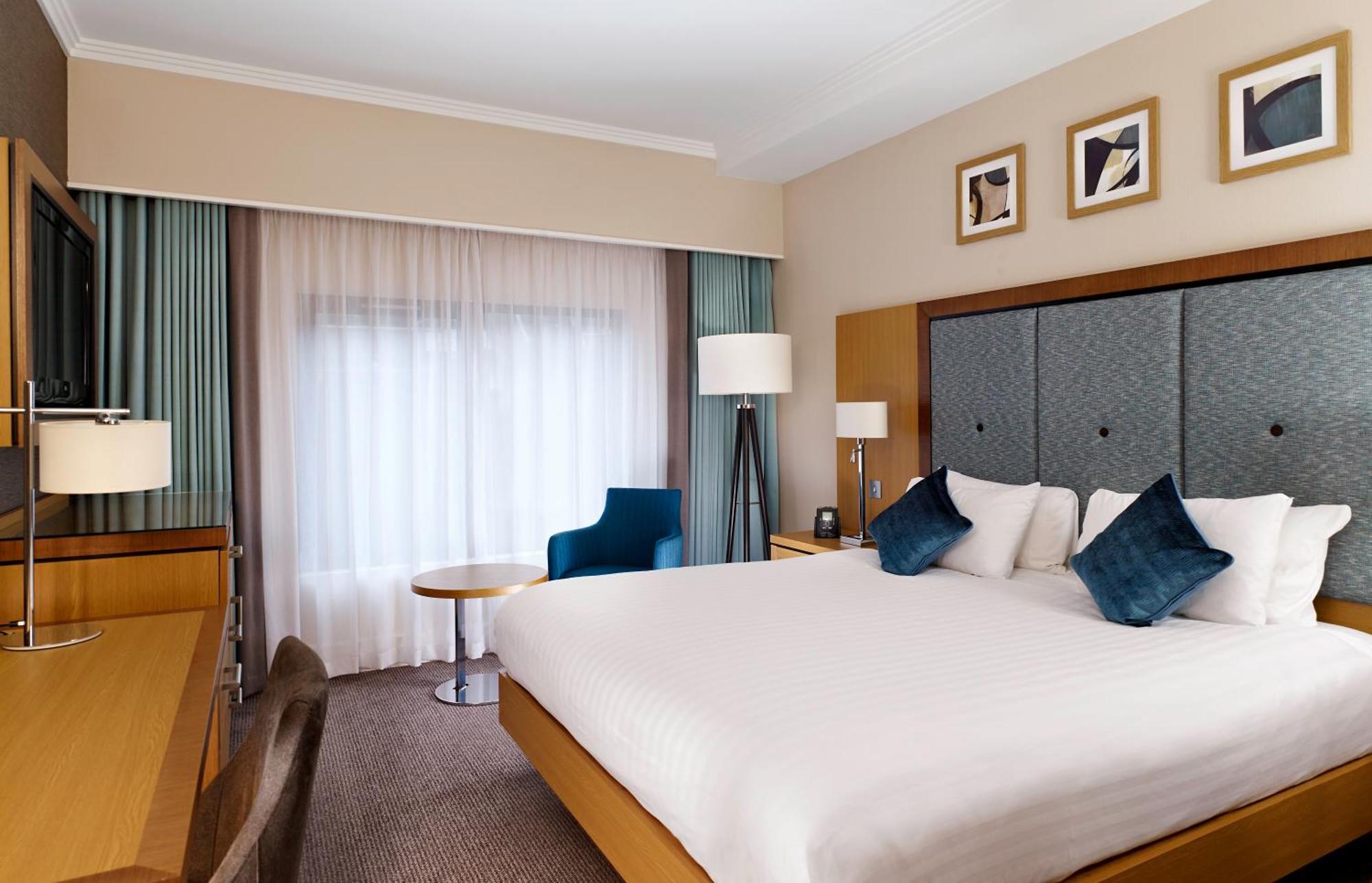 Doubletree By Hilton Woking Hotel Kültér fotó
