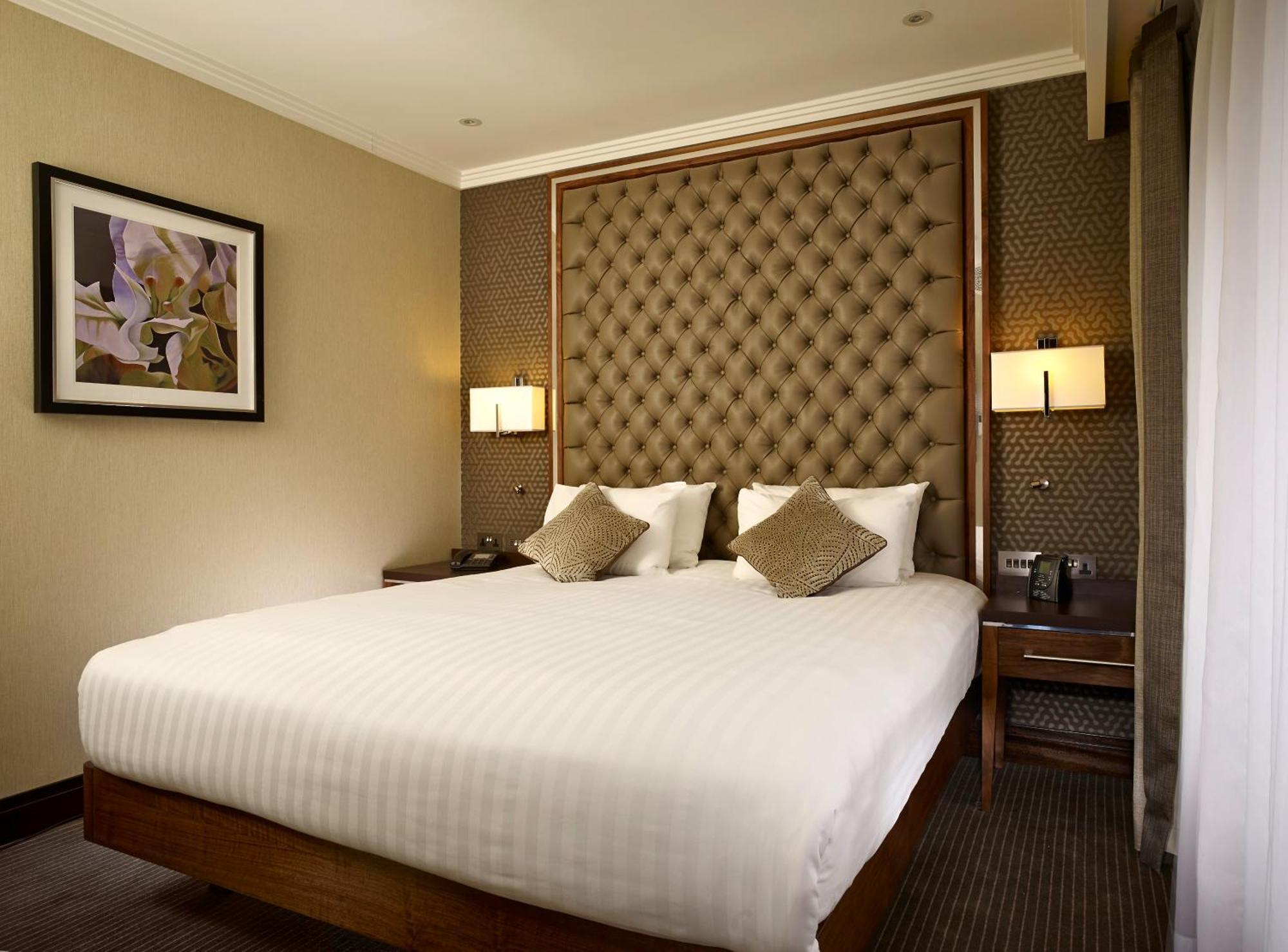 Doubletree By Hilton Woking Hotel Kültér fotó