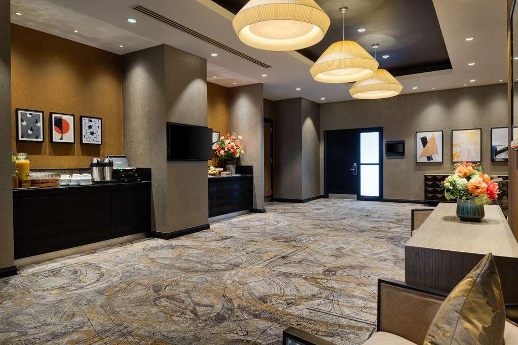 Doubletree By Hilton Woking Hotel Beltér fotó