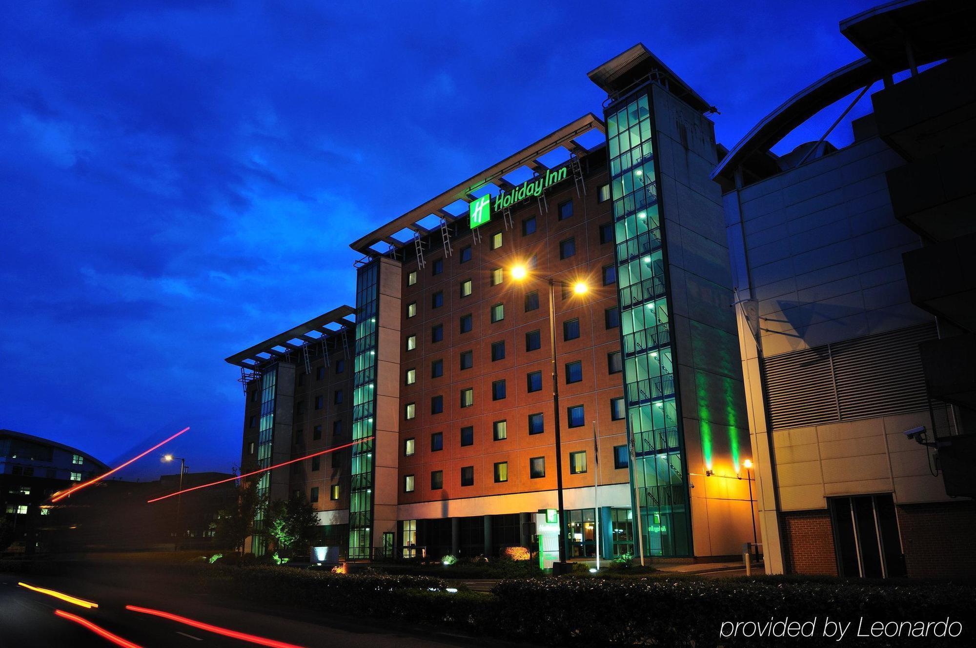 Doubletree By Hilton Woking Hotel Kültér fotó