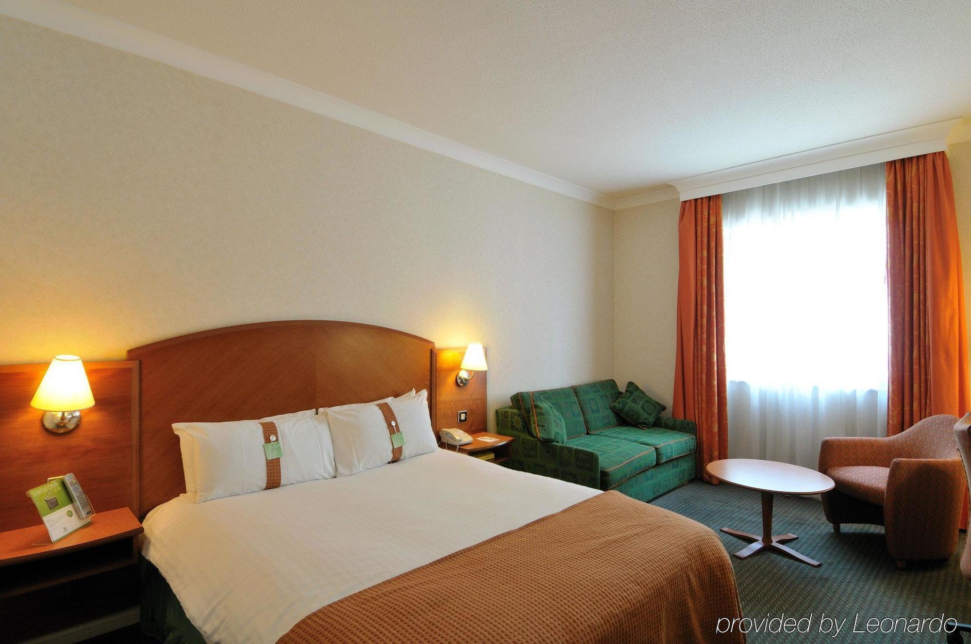 Doubletree By Hilton Woking Hotel Kültér fotó